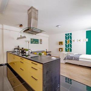 Studio met een King Size Bed
